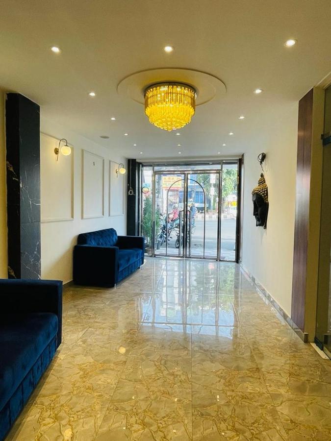 Hotel Dileep42 Lucknow Eksteriør billede