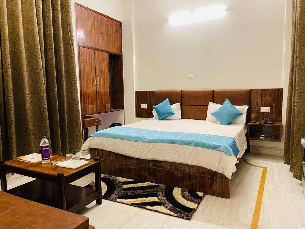 Hotel Dileep42 Lucknow Eksteriør billede