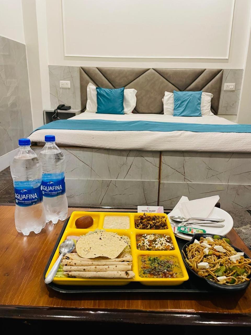 Hotel Dileep42 Lucknow Eksteriør billede